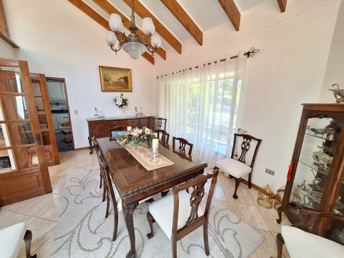 Amplia Y Sólida Casa En Pinares De Montemar
