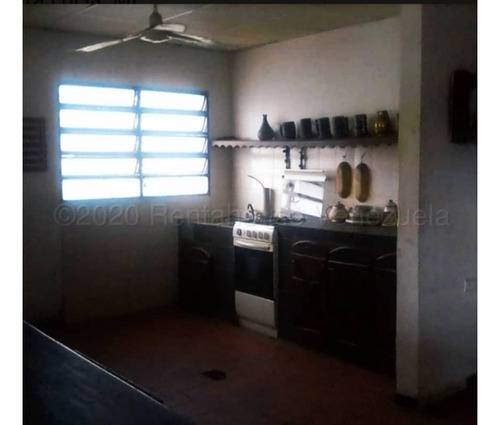 Se Vende Caballeriza 20.000m2 Santa Lucia Edo. Miranda 4323