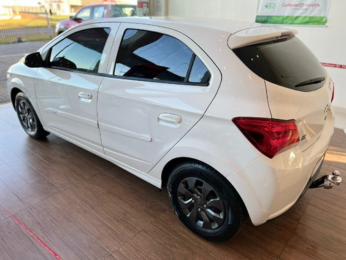 Imagem 4 de 12 de Chevrolet Onix 1.0 Mpfi Joy 8v Flex 4p Manual