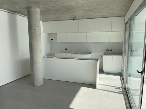 Imagen 3 de 25 de Departamento En Venta - Puertos Del Lago Sobre El Lago Central