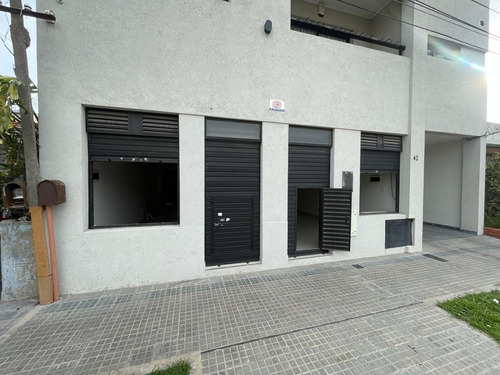 Local Comercial A Estrenar En Alquiler, La Plata