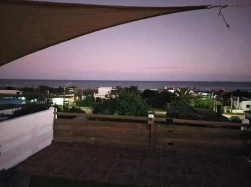 Imagen 24 de 25 de Casa Con Gran Vista Al Mar En La Paloma,(precio Marzo A Nov)