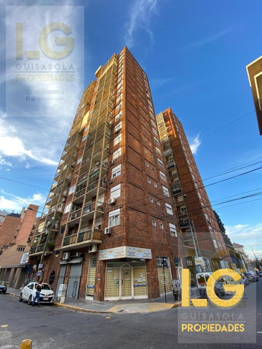 Departamento En Venta De 3 Ambientes Con Cochera En Quilmes Centro