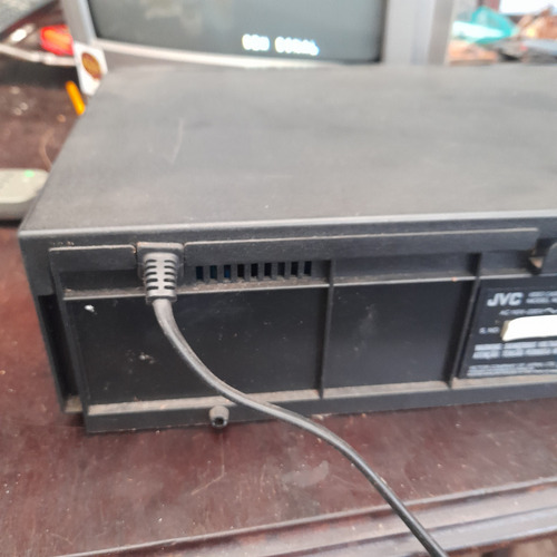 Imagem 10 de 10 de Videocassete Funcionando Com Controle Jvc Hr J453m 4 Cabeças