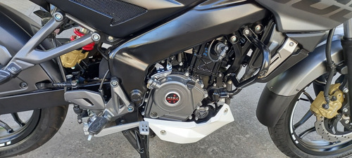 Bajaj Ruser 200 Ns