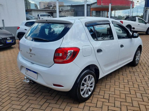 Renault Sandero Auth 10