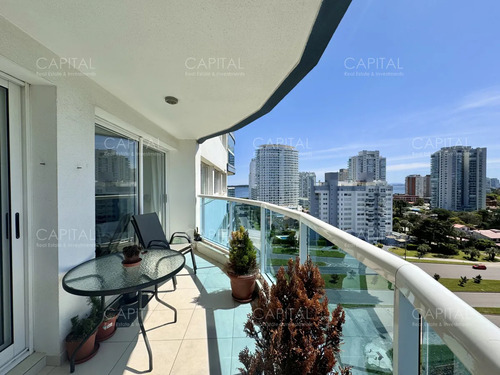 Casino Tower De Dos Dormitorios En Alquiler, Punta Del Este.