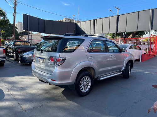 Imagem 4 de 15 de Toyota Hilux Sw4 2.7 Sr 4x2 16v Flex 4p Automático
