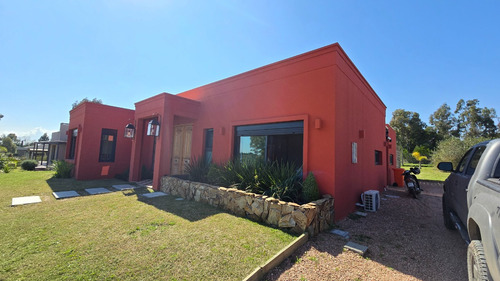 Impresionante Casa A Estrenar En Mirador De La Tahona!