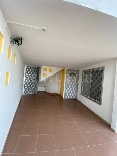 Casa En Venta, Fracc. Los Olivos, Tlaquepaque, Jalisco.