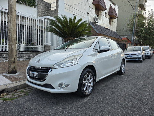 Peugeot 208 1.5 Allure Touchscreen