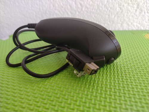 Control Nunchuk Para Wii Y Wii U Color Negro (Usado)
