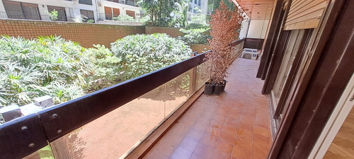 Gran 5 Ambientes En Av. Alvear Y Callao - Piscina