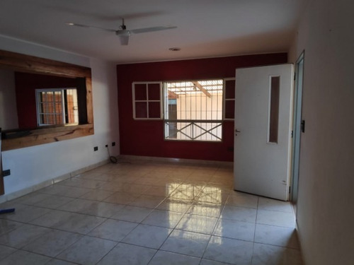 Imagen 5 de 15 de Casa En Venta 2 Dorm B° Giovinazo