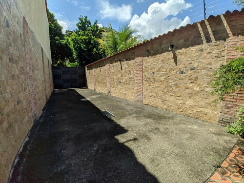 Imagen 18 de 19 de Rosaura Cortez Vende Town House Tipo Villa En Urb Las Chimeneas Res. Aragon