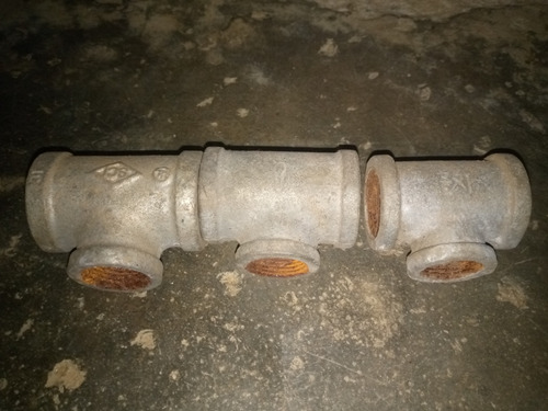 Tee Galvanizada De 1 Con Reducción A 3/4
