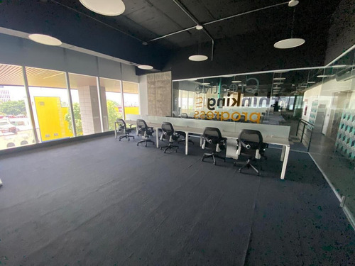 Oficina Plug And Play De 3,439 M² En Renta: Espacio Amplio Y Listo Para Ocuparlo