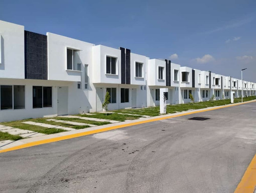 Hermosa Casa De 3 Recamaras En Senderos Tecamac Desarrollo Privado Con Acceso Controlado Y Casa Club Con Alberca