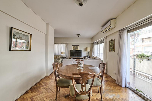 Piso De Cuatro Ambientes Con Cochera En Barrio Norte