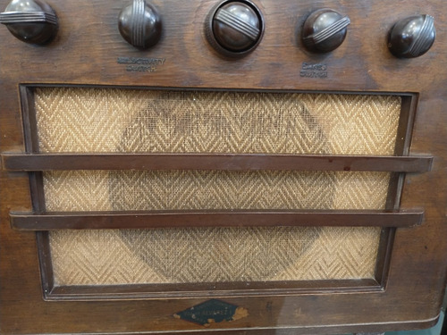 Imagen 3 de 10 de Antigua Radio Capilla Rca Victor Funciona Ver Video