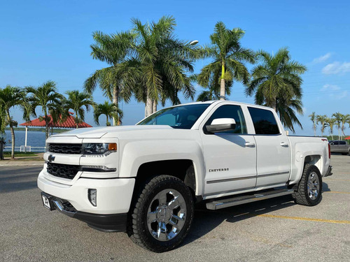 Imagen 1 de 15 de Chevrolet Cheyenne 2017 5.4 2500 Doble Cab Ltz 4x4 At