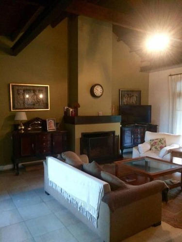 Lindisima Casa En Venta. -mallmann Propiedades
