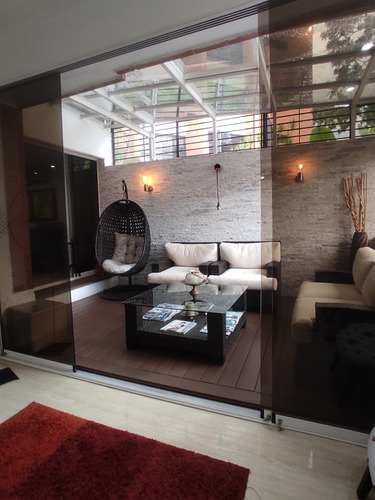 Town House En Venta. Urb. Santa Eduvigis