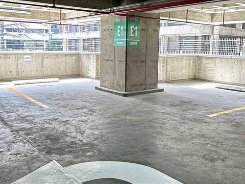 Piso De Oficina En Centro Empresarial La Esmeralda, Campo Alegre
