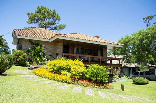 Hermosa Casa En Venta A Pocos Metros Del Mar.