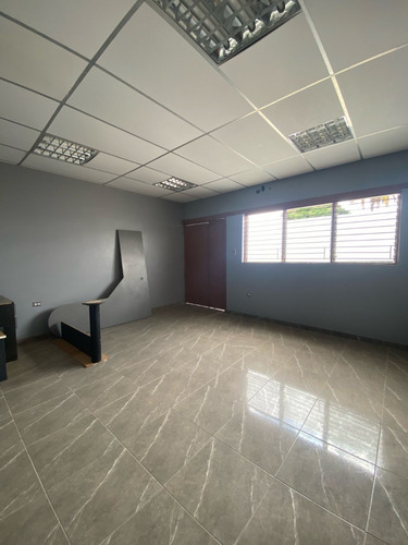 Imagen 23 de 30 de #@edificio En Venta Zona Oste Barquisimeto Con Oficinas Y Apartamentos Fgr 23-4060#@