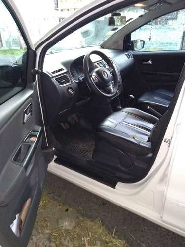 Volkswagen Suran 1.6 Comfortline 101cv 11a 2014