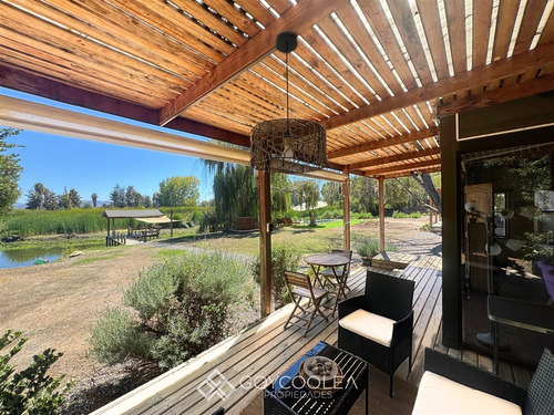 Casa En Venta De 2 Dorm. En Las Cabras