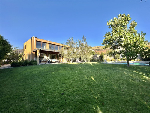 Casa En Venta De 5 Dorm. Piedra Roja Chicureo Colina