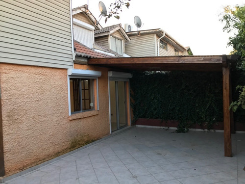 ¡espléndida Y Amplia Casa De 2 Pisos En Venta!