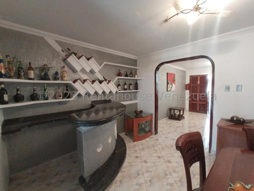 Hermoso Townhouse Amoblado En El Mejor Conjunto Residencial De Parque Valencia, Cocina Equpada Y Con Tope De Granito, Doble Entrada Con Porton Y Cerco Electrico, Camaras De Seguridad