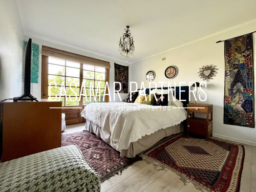 Preciosa Casa 3d + Servicios/ Luis Mattte Larraín
