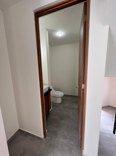 En Venta | Espectacular Casa En Privada Con Casa Club, Nuevo Refugio, Querétaro
