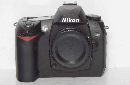 Cámara Nikon D70s