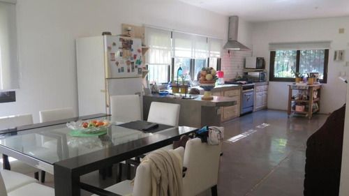 Imagen 3 de 8 de House - Barrio Parque Leloir