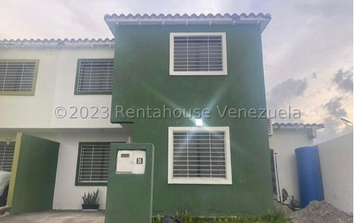 Linda Casa En Venta Amoblada En Villas Trapiche Cabudare Ev