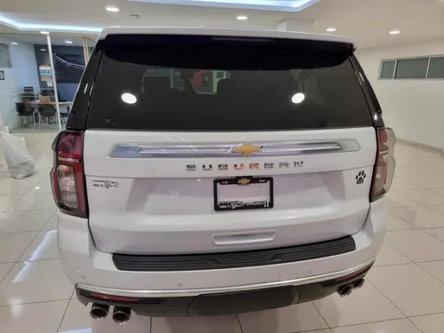 Chevrolet Suburban 5.3 High Country 4X4 At