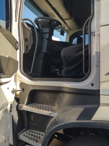 Imagem 3 de 4 de Volvo Fh 540