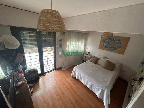 Imagen 9 de 15 de Venta Casa Malvin 3 Dorm, 2 Baños, Estufa, Fondo, Pisicina, Parrilleo Y Gge. Con Renta