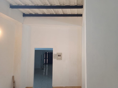 Imagen 14 de 14 de Se Alquila O Vende Hermoso Local Comercial En Sabana Grande. Raymer Ortiz: +58-424-1272602