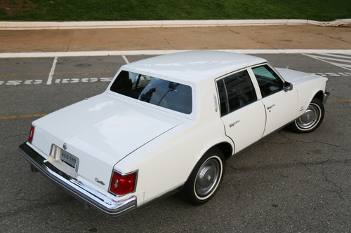 Cadillac Seville 4 Portas V8