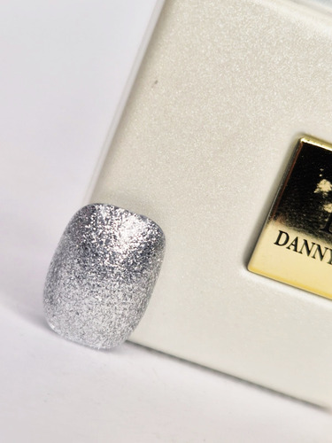 Gel De Uñas Semipermanente Dc Con Glitter