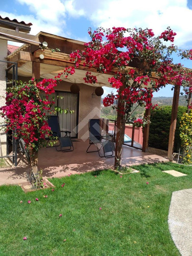 Casa En Venta De 4 Dorm. En Quilpué