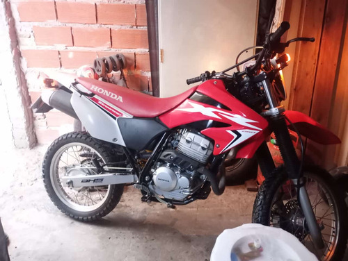 Permuto Por Auto, Ofertas Razonables. Se Va Transferida.