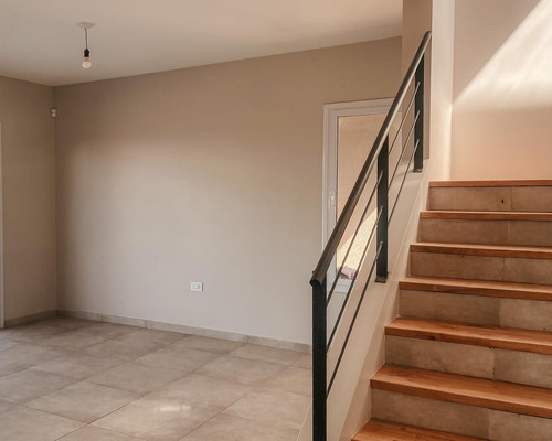Duplex De Tres Dormitorios En Yerba Buena
