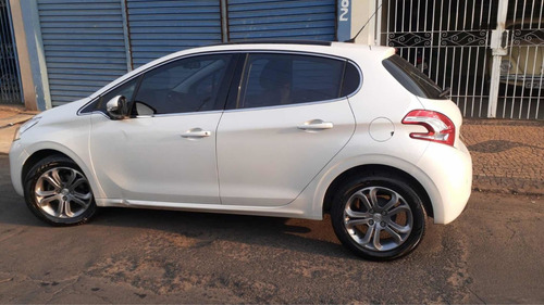 Imagem 5 de 9 de Peugeot 208 2015 1.6 16v Griffe Flex 5p